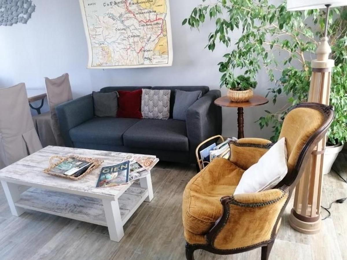 Gite Spacieux A Briare Avec Terrasse, Ideale Pour Familles Et Seminaires, Animaux Acceptes. - Fr-1-590-371 B&B 외부 사진