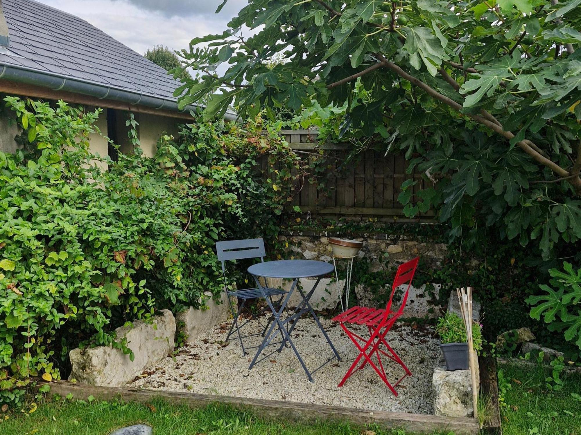 Gite Spacieux A Briare Avec Terrasse, Ideale Pour Familles Et Seminaires, Animaux Acceptes. - Fr-1-590-371 B&B 외부 사진